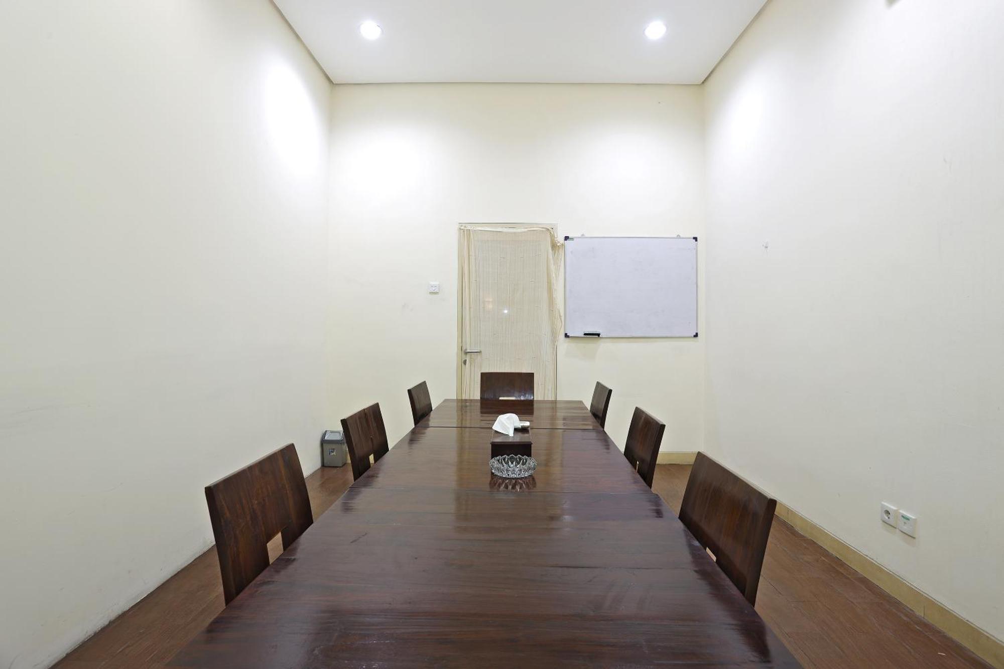 Jambuluwuk Pakubuwono Wisma tamu